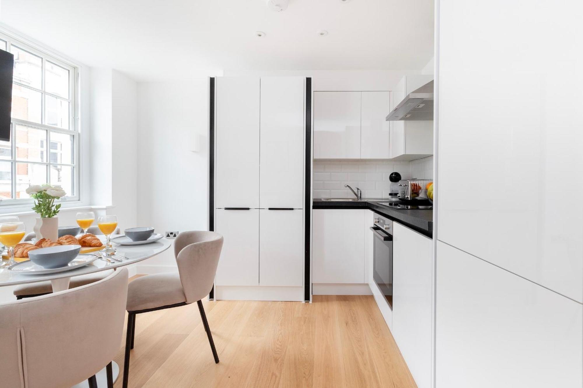 Fitzrovia With Balcony - Cityapartmentstay London Eksteriør billede